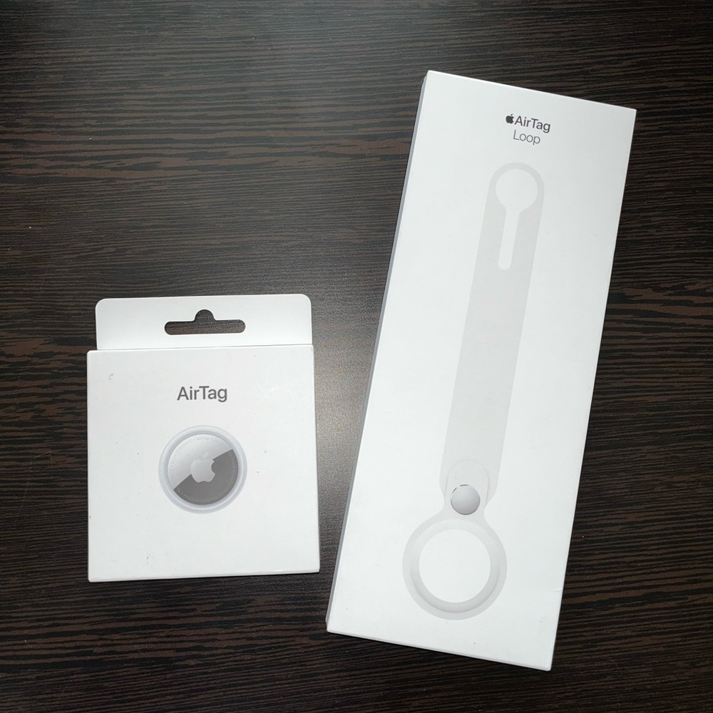 UNOPENED Apple Air tag SET for sale